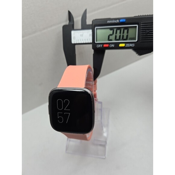 Fitbit Versa 2 Smartwatch Gray 40mm Alexa WR50M Always On Display W/ Charger - Picture 6 of 11